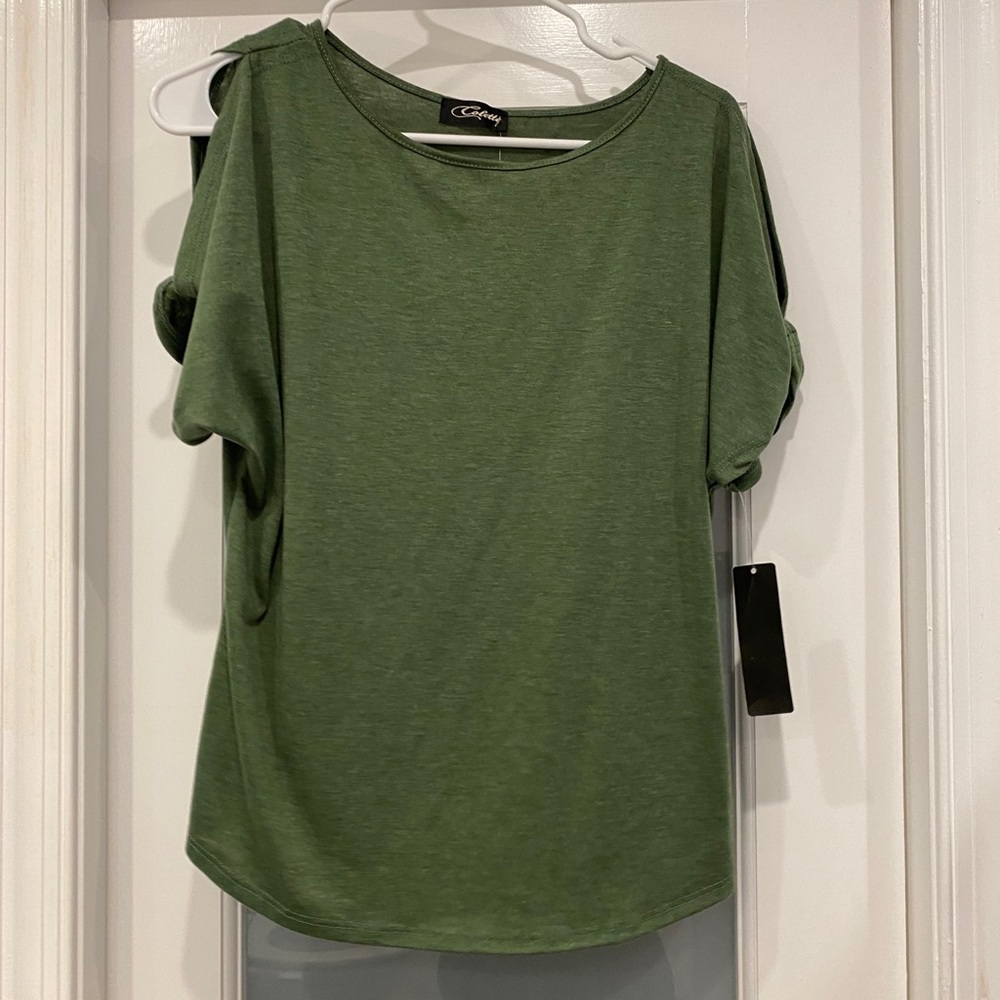 Cold Shoulder top - Picture 2 of 2